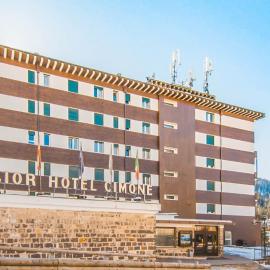 Excelsior Hotel Cimone LowCost，位于圣马蒂诺-迪卡斯特罗扎的酒店