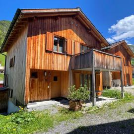 Ferienhaus Elisabeth - zentral, geräumig und familienfreundlich, khách sạn ở Malbun