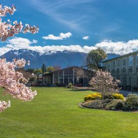 Distinction Te Anau Hotel & Villas, hotel v destinaci Te Anau