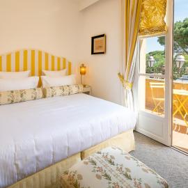Hôtel Le Y، فندق في سانت تروبيز