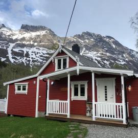 Solvang World Heritage Camping, hotel em Eidsdal