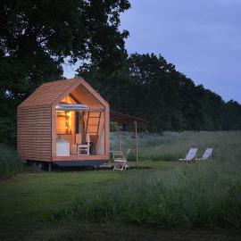 Glamping Hluboká, готель у місті Глубока-над-Влтавою