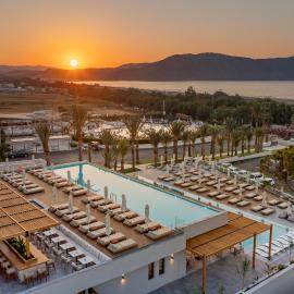 Georgioupolis Suites & Aqua Park, hotel di Georgioupolis