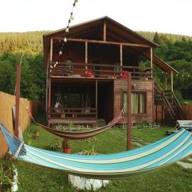 Cottage Woodside، فندق في ميستيا