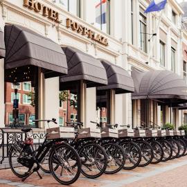 Post-Plaza Hotel & Grand Café, hotell i Leeuwarden