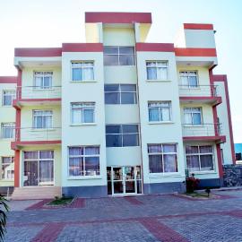 Ambiere House, готель в Мтварі