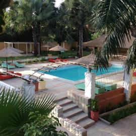 Calabash Apartment-Hotel, готель у місті Коту