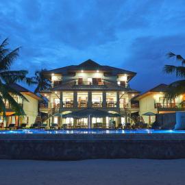 Sara Beachfront Boutique Resort, hotell i Pathiu