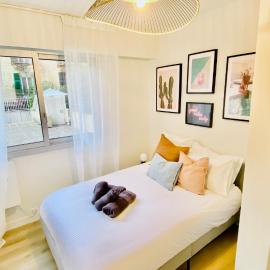 New Designer Studio next to Casino Square with AC & Internet, hotel u Monte Karlu