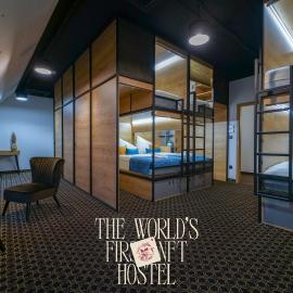 CHORS like a hotel - Capsule & NFT Boutique Hostel Bratislava - City Center، فندق في براتيسلافا