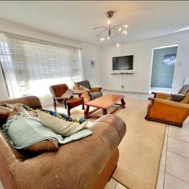 Vinview 4-bedroom holiday home, hotelli kohteessa Swakopmund