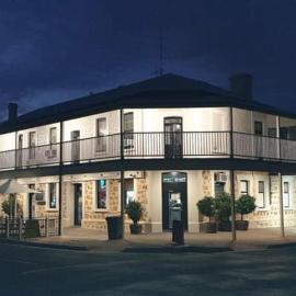 Cornwall Hotel、ムーンタのホテル