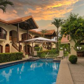 Apartotel Girasol, khách sạn ở Jacó