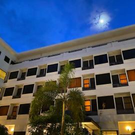 Naraigrand Hotel (โรงแรมนารายณ์แกรนด์)，Chai Badan的飯店
