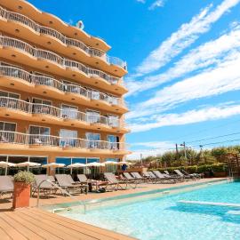 KAKTUS Hotel Volga, hotel di Calella