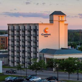 Comfort Inn Fallsview โรงแรมในไนแอการาฟอลส์