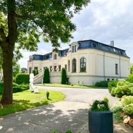 Schloss Breitenfeld Hotel & Tagung, khách sạn ở Leipzig