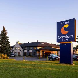 Comfort Inn Aeroport，多瓦爾的飯店