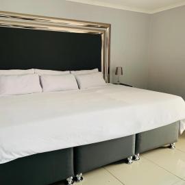 Tony Hill Manor House, hotel a Shirley