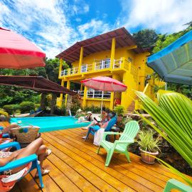 Taboga में, होटल Cerrito Tropical Eco Lodge