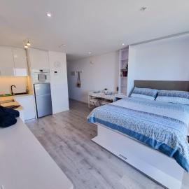 Top Floor Studio - The Hub Gibraltar - Self Catering, hotel en Gibraltar