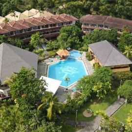 Palm Beach Hotel Bali, hotel in Kuta