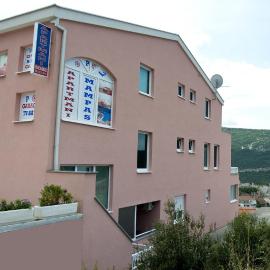 Apartments MAMPAS, hotel in Neum