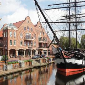 Arkadenhaus - Hotel Freiherr von Schwarzenberg, hotell i Papenburg