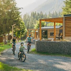 EuroParcs Pressegger See, hotel in Hermagor