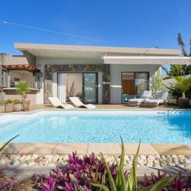 Villa Primera 3 bedroom bungalow with private pool Grand Bay – hotel w mieście Grand Baie