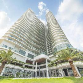 Luxury condo with gorgeous view to Ha Long Bay, hotel en Ha Long