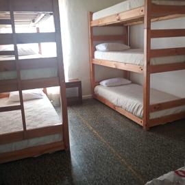 Alojamiento Emilia House y camping, hotel in Punta Arenas