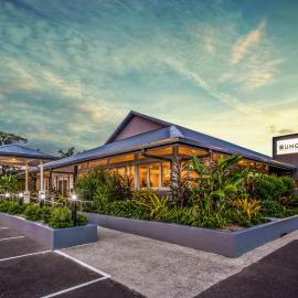 Bungalow Hotel, hotell Cairnsis