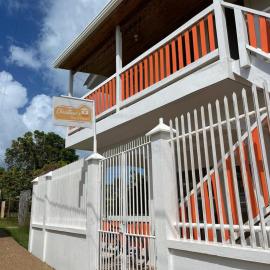 Christina's Guest House OFFICIAL, hotel sa Little Corn Island
