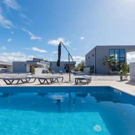 More Exclusive Villas and Spa, hotel em Vir