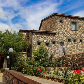 Hôtel les truites, khách sạn ở Imouzzer du Kandar