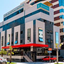 Saint Patrick Grand Hotel، فندق في ماسيو