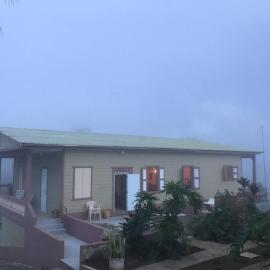 Cabin mountain view near Ponce slepts 8, khách sạn ở Ponce