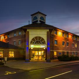 Holiday Inn Express Warwick - Stratford-upon-Avon by IHG, hotel u gradu 'Warwick'