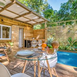 Monkey Tiny House - Private swimming pool, hotel en Big Bight