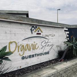Organic Stay Guesthouse, hotel i Swakopmund