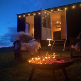 Cozy Tiny House on a farm, Hotel in Skibby