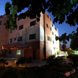 Barakat Hotel Apartments, hotel di Amman