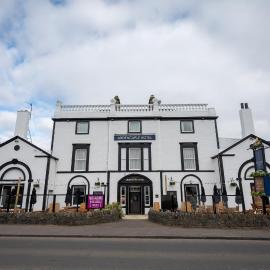 Ardencaple Hotel by Greene King Inns, hotelli kohteessa Helensburgh
