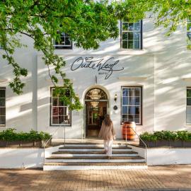 Oude Werf Hotel: Stellenbosch şehrinde bir otel