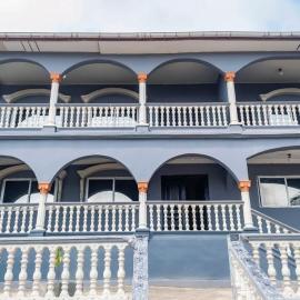 M & B Residence, hotel u gradu Fritaun