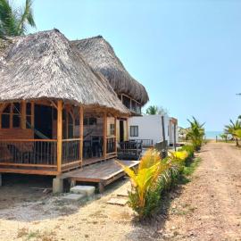 Bungalow Palmar del Viento by AMAUNA, ξενοδοχείο σε Moñitos