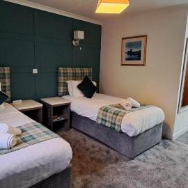 MacDonald Hotel & Cabins, hotell i Kinlochleven