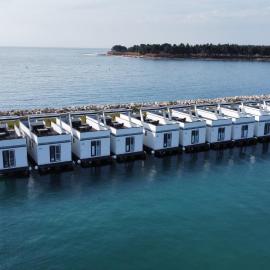 The Sea Lodges Novigrad - Hausboot Floating Sea House, hotel em Novigrad Istria