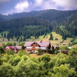 Pensiunea Casa-Stefanel, Hotel in Sadová